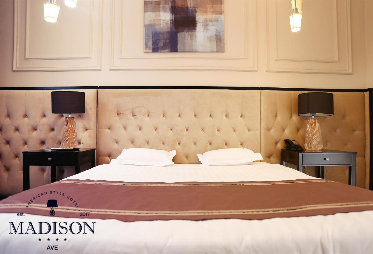 Madison Ave Hotel Bischkek Exterior foto